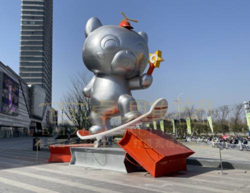 不銹鋼大熊雕塑